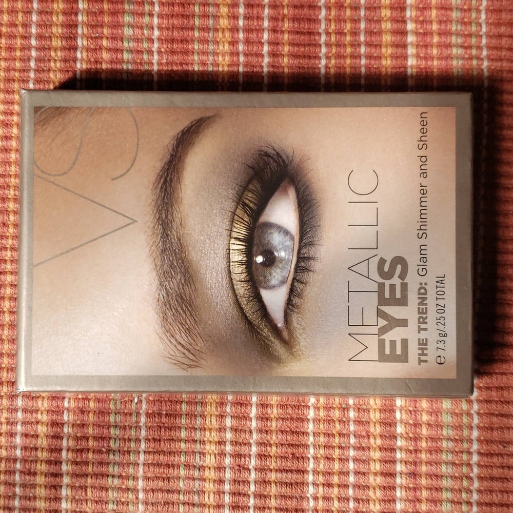 VS metallic Eyes